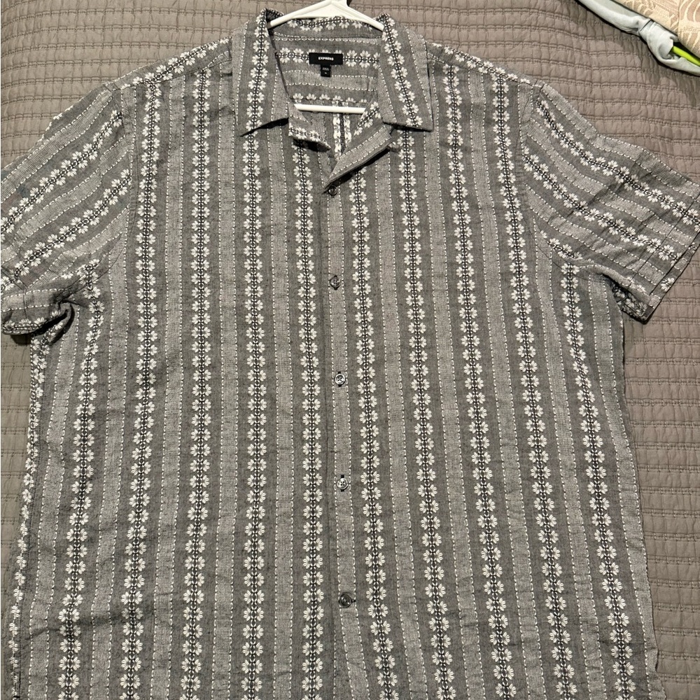 Express Gray Casual Button Down Shirt with Floral Pattern